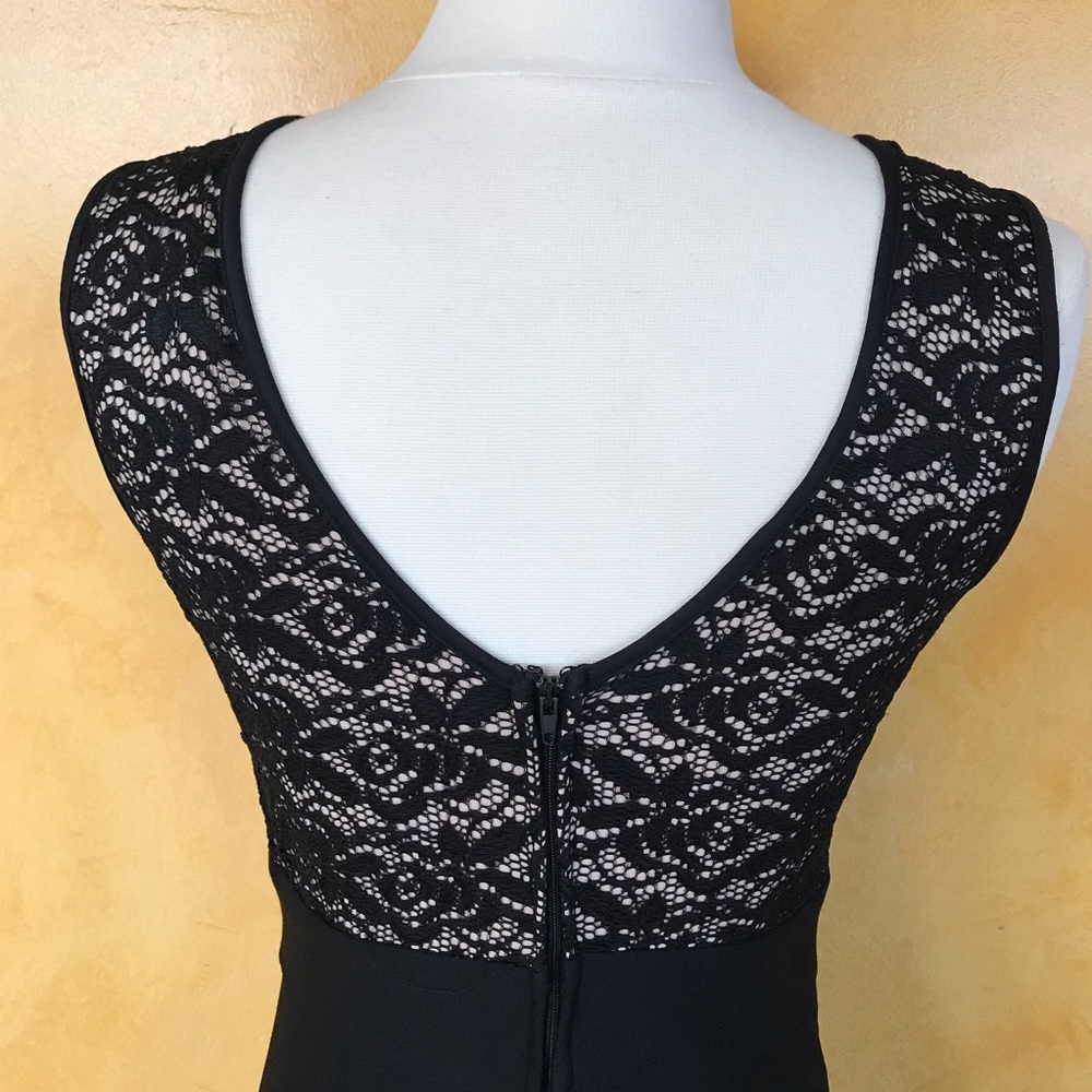 🌟NWT🌟Black Dress with Sheer and Lace Bodice - Picture 3 of 4